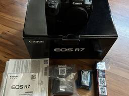 Canon EOS R7 güzgüsüz kamera