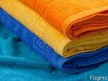 Оптом махровые готовые полотенца разных размеров цветов - фото 1