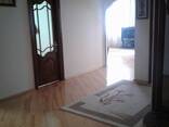 Продается 3-комнатная квартира с ремонтом в Баку (Ясамал) - фото 6