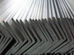 Уголок алюминиевый 10—190 мм, толщина 1—56 мм, марки АД31Т1; АМг5; АД31Т